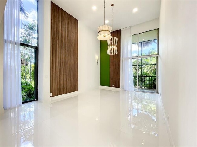 Building Photo - 20329 W Country Club Dr