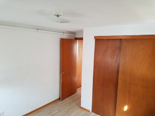 Foto del edificio - 946 Randolph Ave