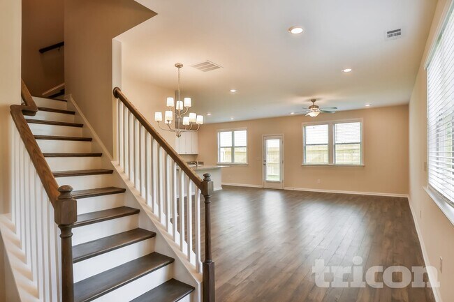Foto del edificio - 135 Chapelcrest Ln