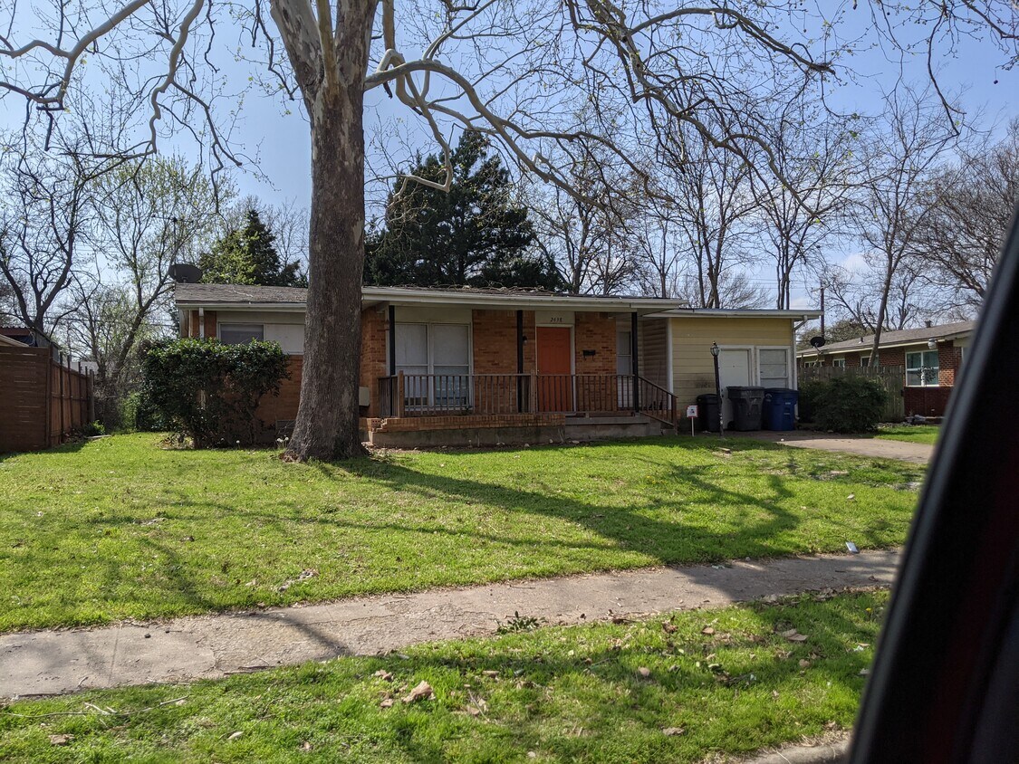 2438 Maverick Ave, Dallas, TX 75228 House Rental in Dallas, TX