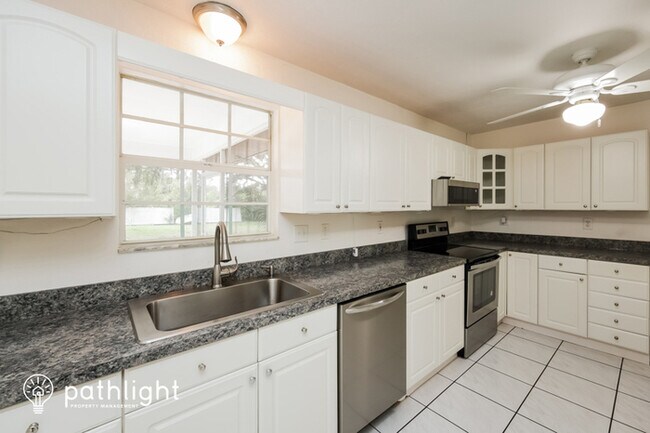 Building Photo - 6027 Montcalm Avenue, North Port, FL, 34291