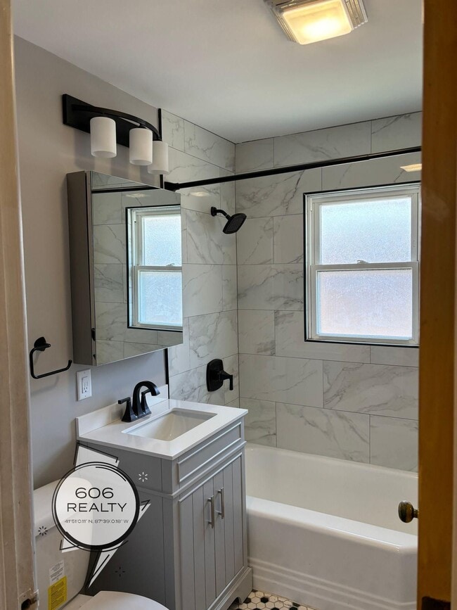 Foto del edificio - Franklin Park Apartments!