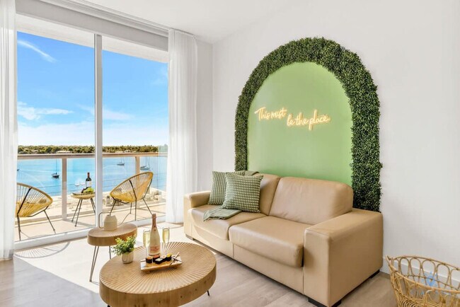 Foto del edificio - 777 N Ocean Dr