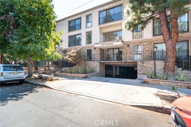 Foto del edificio - 15344 Weddington St