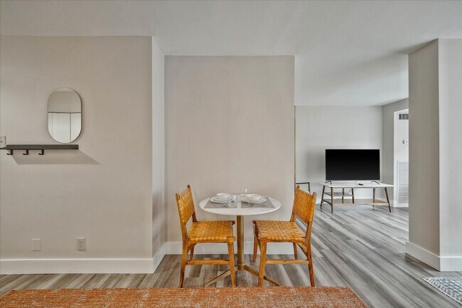 Foto del edificio - 1111 30th St NW