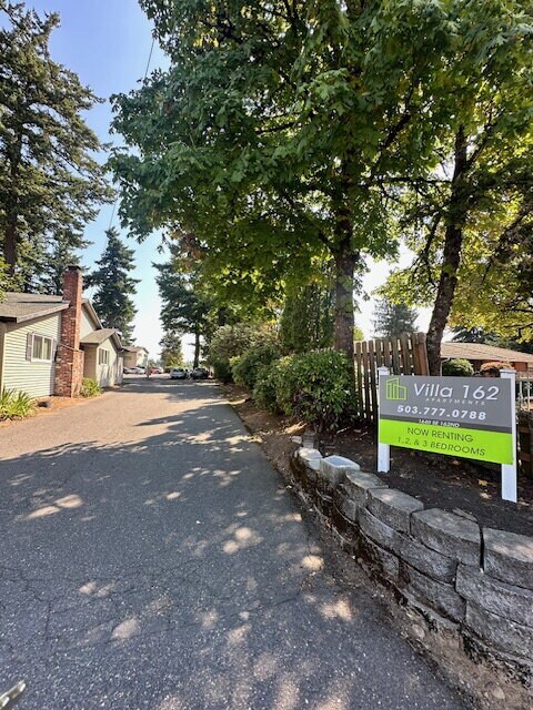 Foto del edificio - 2-Bedroom Apartment, 1.5 Bath, Downstairs,...