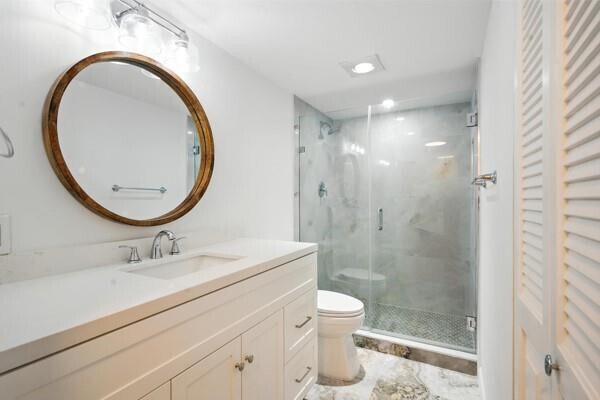 Building Photo - 2004 Granada Dr