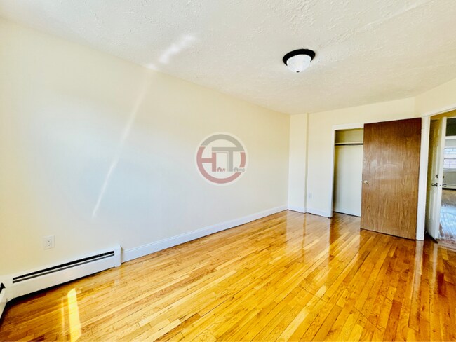 Building Photo - 1279 Noble Ave