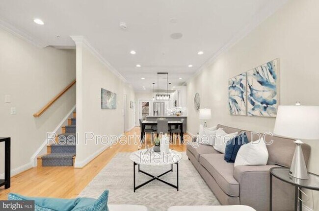 Foto del edificio - 1028 D St NE