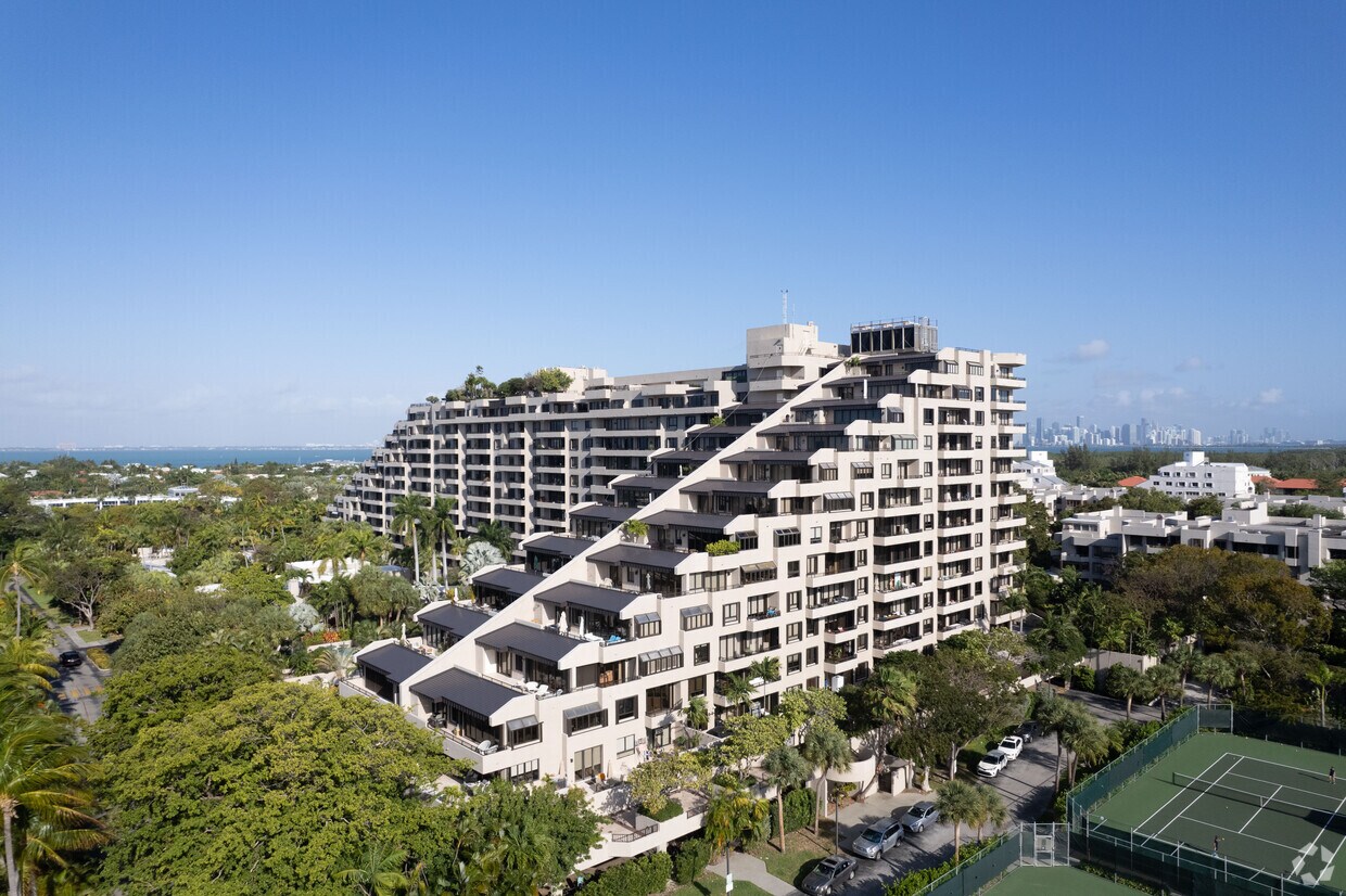 Key Colony Condominiums Apartments in Key Biscayne, FL