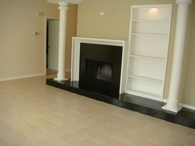 Building Photo - 4040 Avondale Ave