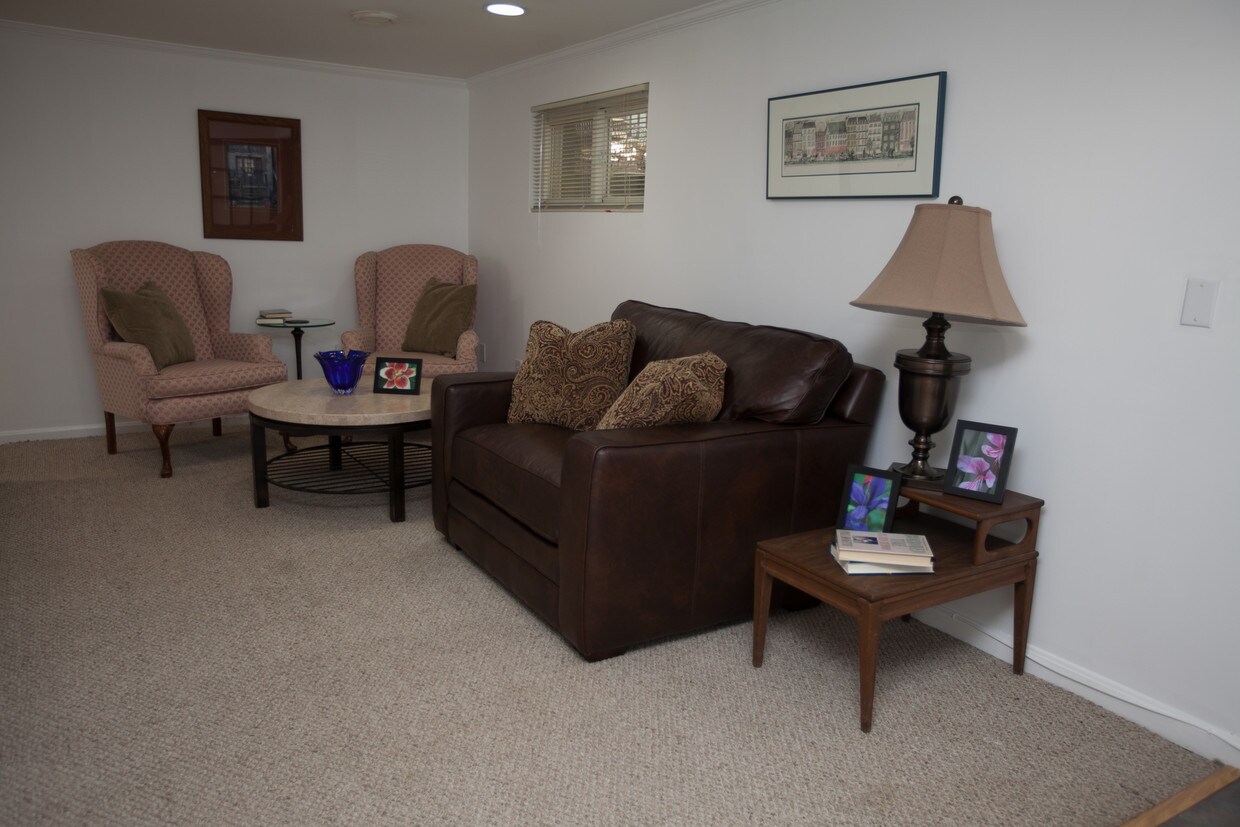 Primary Photo - 505 Ellsworth Dr