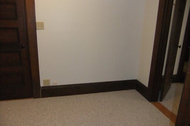 Building Photo - 61 Judkins St