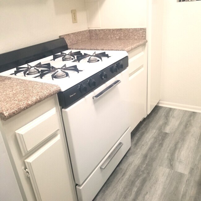 Foto del edificio - 14324 Lemoli Ave