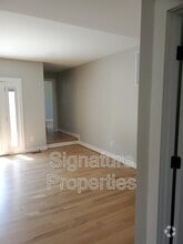 Building Photo - 6112 Ellis Ave