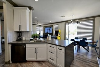 Building Photo - 10161 Bentley Oaks Ave