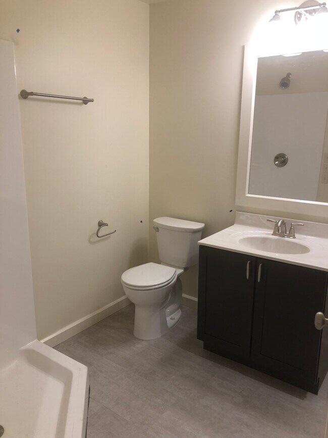 Foto del edificio - 400 South Superior Street, Unit Loft 202