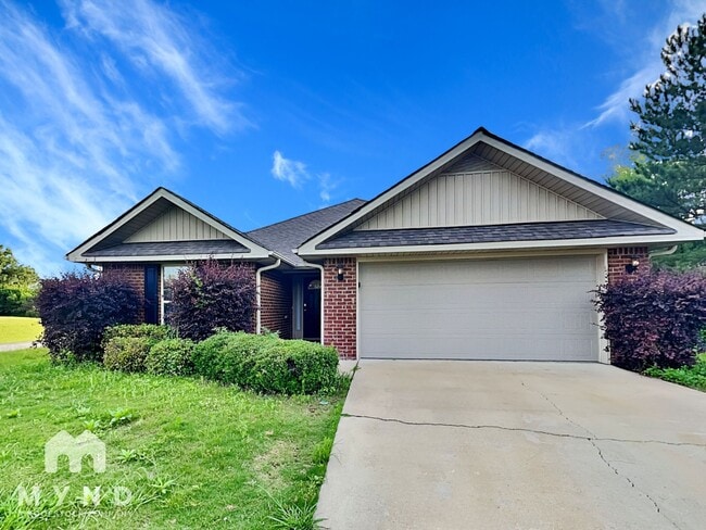 Building Photo - 566 Waterford Ln