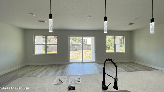 Foto del edificio - 349 Galena St SW