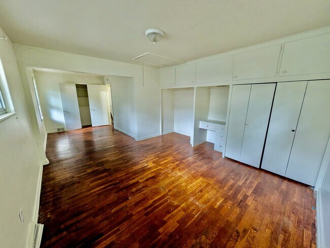 Building Photo - 1161 Forest Hill Ave