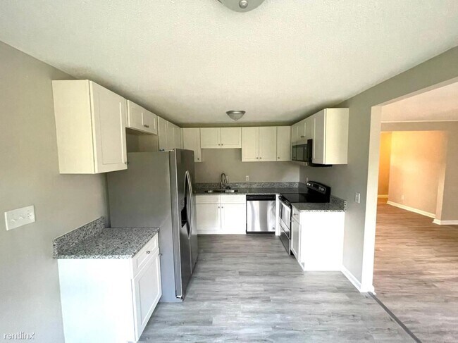 Foto del edificio - 3 br, 2 bath House - 518 Platinum St
