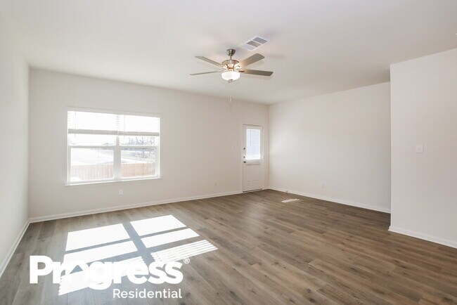 Foto del edificio - 213 Marsh Ln
