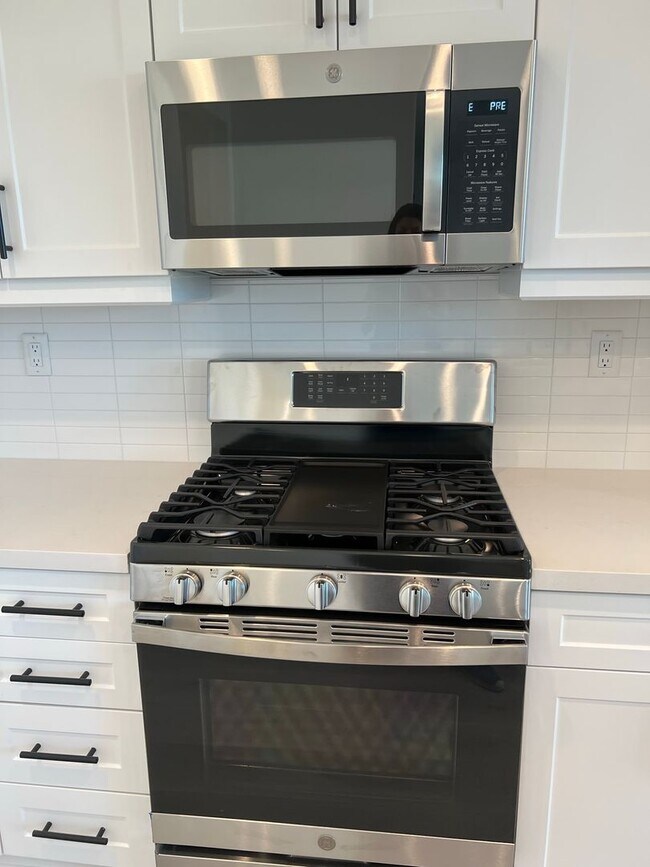 Foto del edificio - BRAND NEW HOME 24119 Ashton Rd, Corona, CA