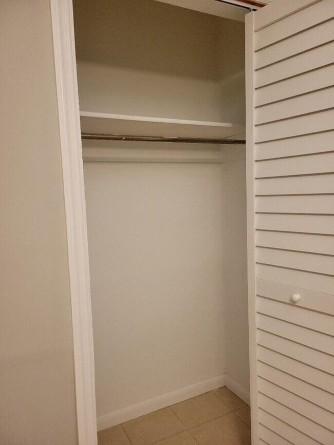 Foto del edificio - 221 Cape Coral Pkwy E