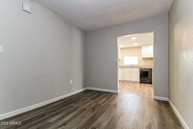 Building Photo - 1310 W Ironwood Dr