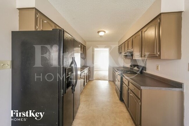 Building Photo - 6704 Amersham Dr