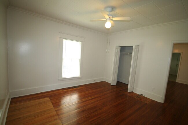 Foto del edificio - Spacious 3 Bed / 2 Bath Trinity Park Home - All Appliances and Large Fenced Yd