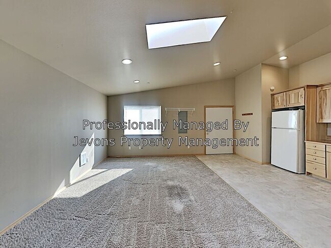 Building Photo - 1518 N Brook Ct