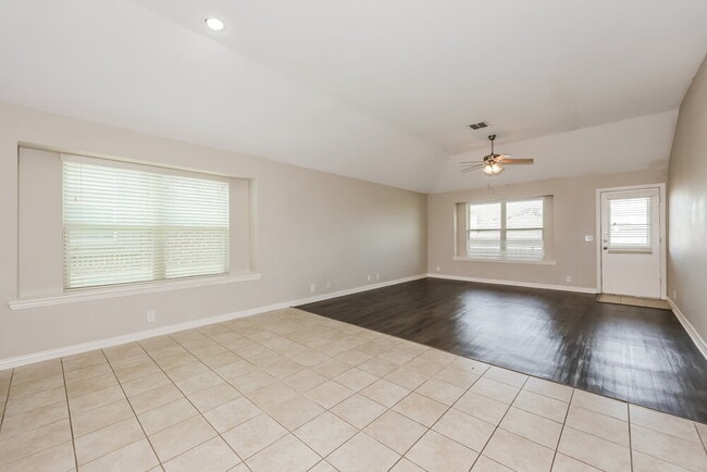 Building Photo - 4929 Lemon Grove Dr