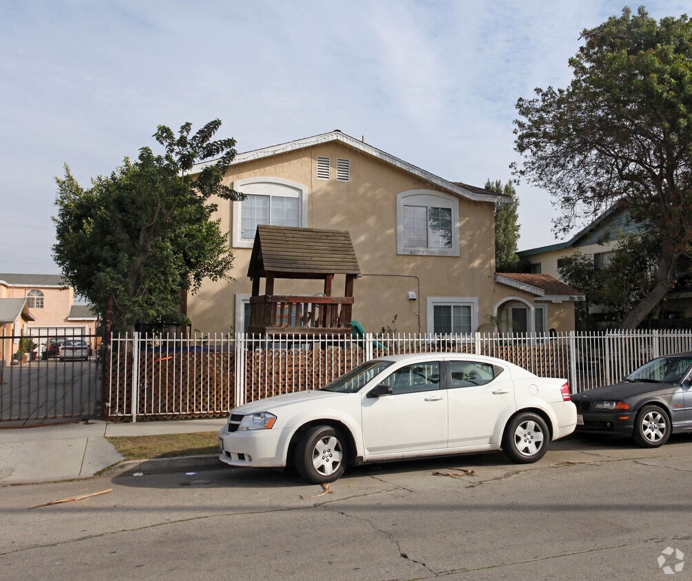 Building Photo - 6338-6346 S Victoria Ave