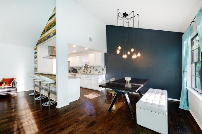 Building Photo - 11109 Sage Hollow Dr