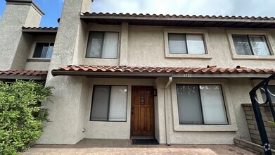 Building Photo - 9731 El Paseo Dr