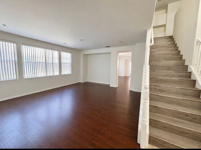 Foto del edificio - Spacious 4 Bedroom in Oxnard