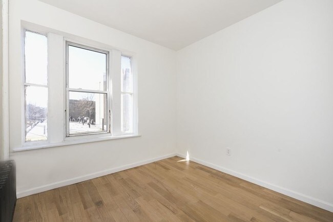 Foto del edificio - 1299 Lincoln Pl
