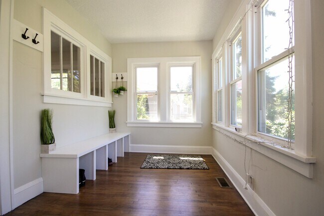 Foto del edificio - 639 Quincy St NE