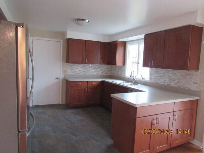 Building Photo - 63 Beacon Hills Dr N