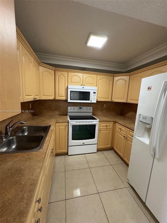 Building Photo - 3611 SW 117th Ave