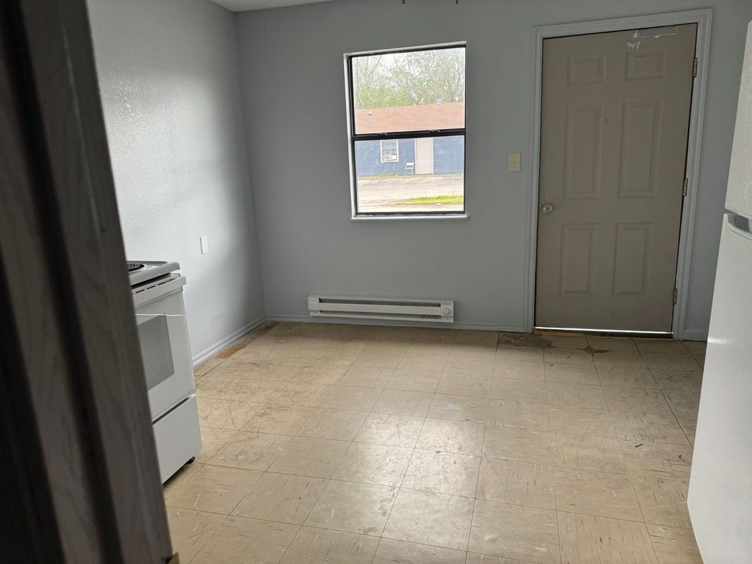 Foto del edificio - 100 Gregory Dr