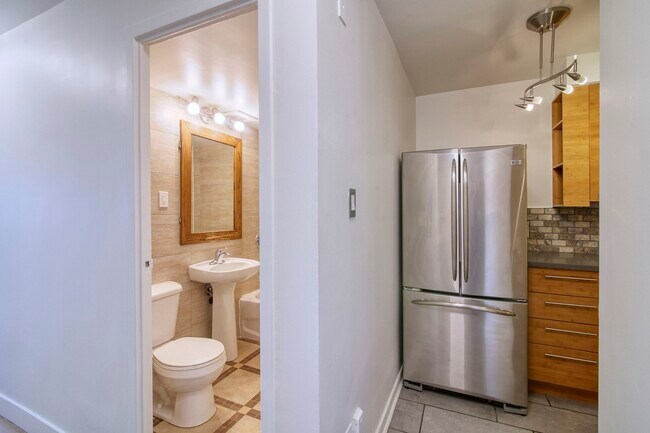 Building Photo - 3460 Rue Durocher