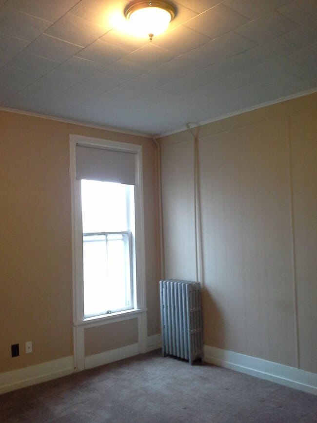 Building Photo - 223 E Park St