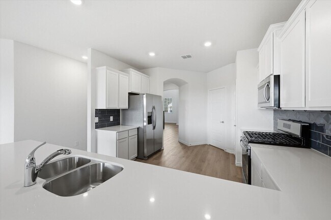 Foto del edificio - BRAND NEW Celina Home Backing to beautiful Greenbelt 4 Bed/3 Bath with Loft AND Bonus Room