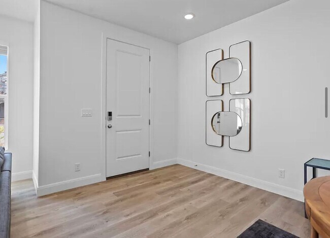 Foto del edificio - 3 Bedroom Desert Color Townhome!!