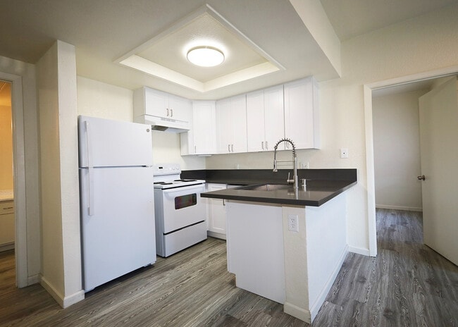 Building Photo - The Edge