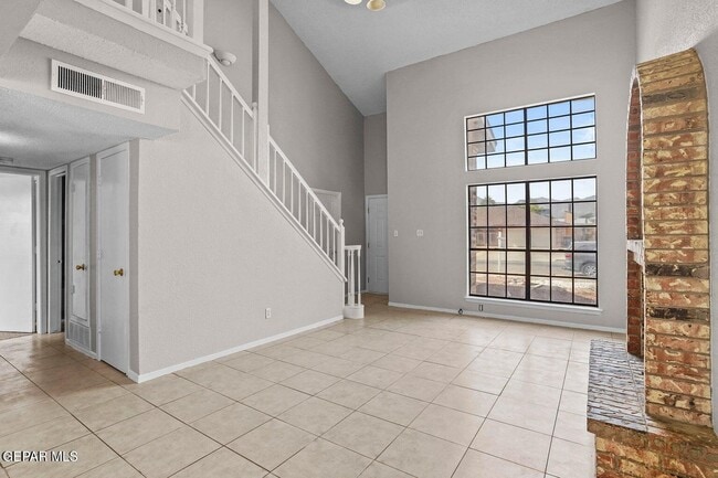 Building Photo - 5224 Roger Maris Dr