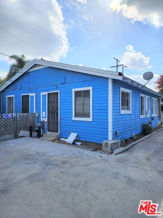 Foto del edificio - 6685 De Longpre Ave