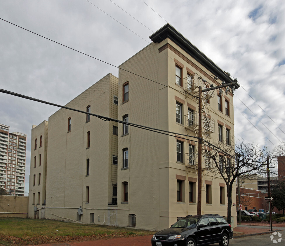 Foto del edificio - Naylor Arms